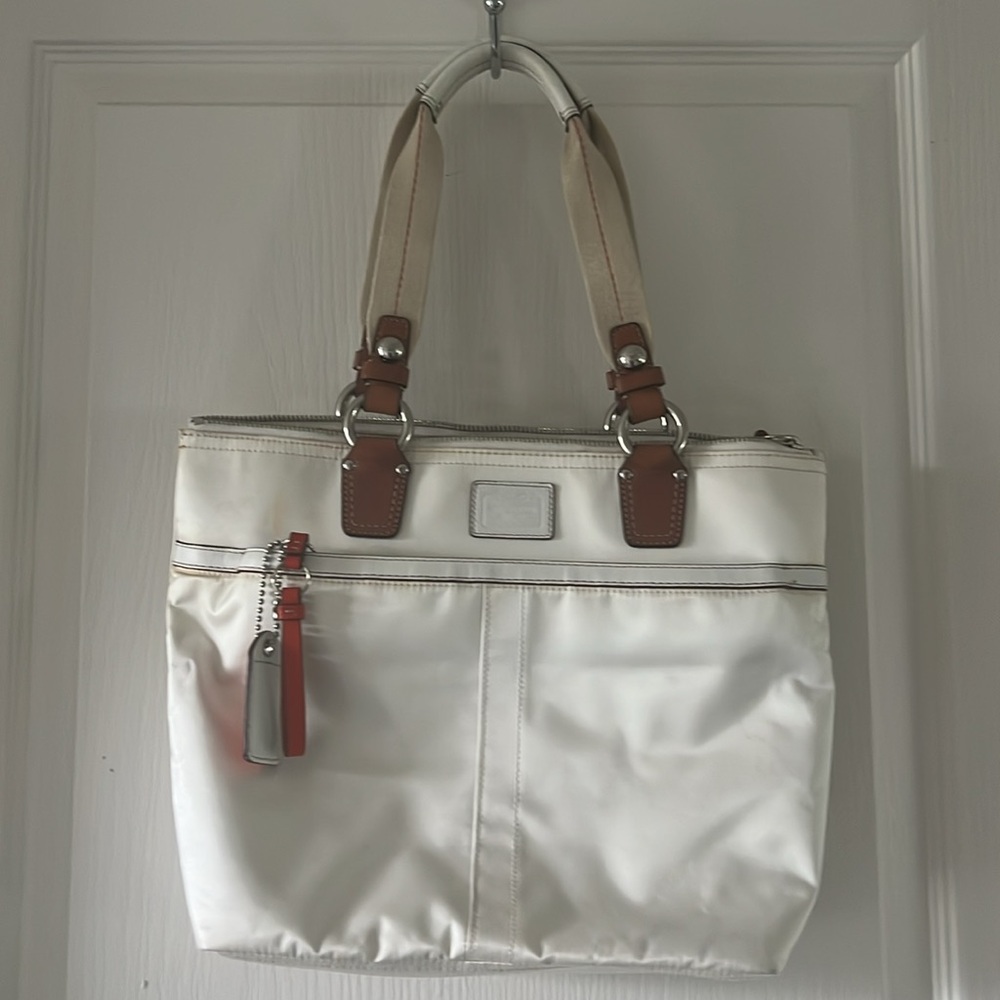 Coach White Satin Leather Details Shoulder Bag Tote Handbag Women’s - Picture 9 of 9
